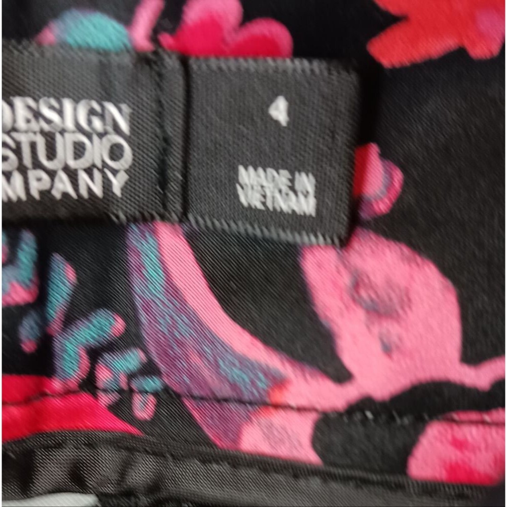 EUC 7th Avenue Design Studio New York & Company Women's  Floral Capris S… - Picture 2 of 9